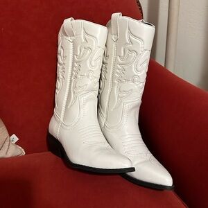 White cowgirl boots
